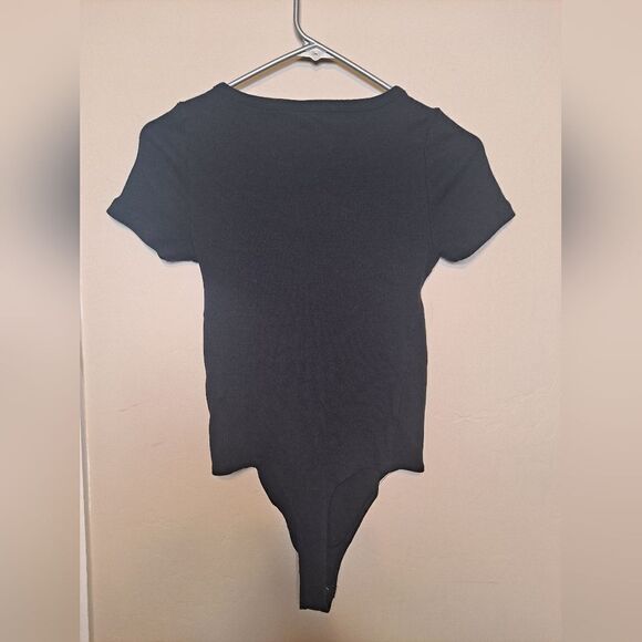 Aerie Short-Sleeve Henley Bodysuit NWOT Size Small Black - Picture 3 of 4